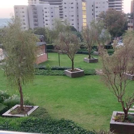 Emabheleni Executive Suites Westpoint Johannesburg Eksteriør billede